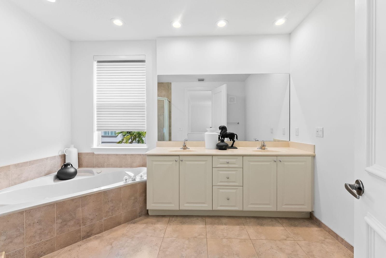 725 SW 4th Avenue — photo 12