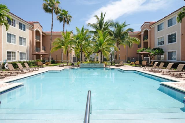 6851 SW 44th Street 208, Miami, FL 33155