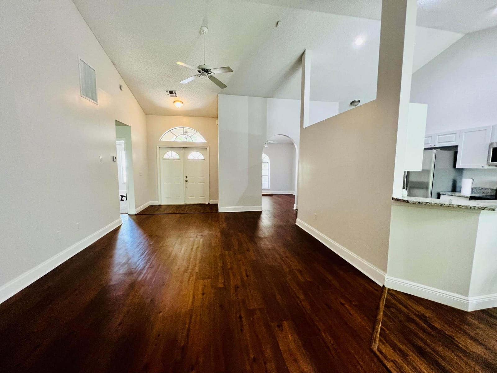 2485 Stonegate Drive — photo 2