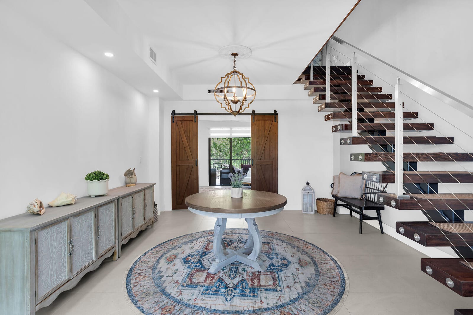239 W Seaview Drive — photo 2