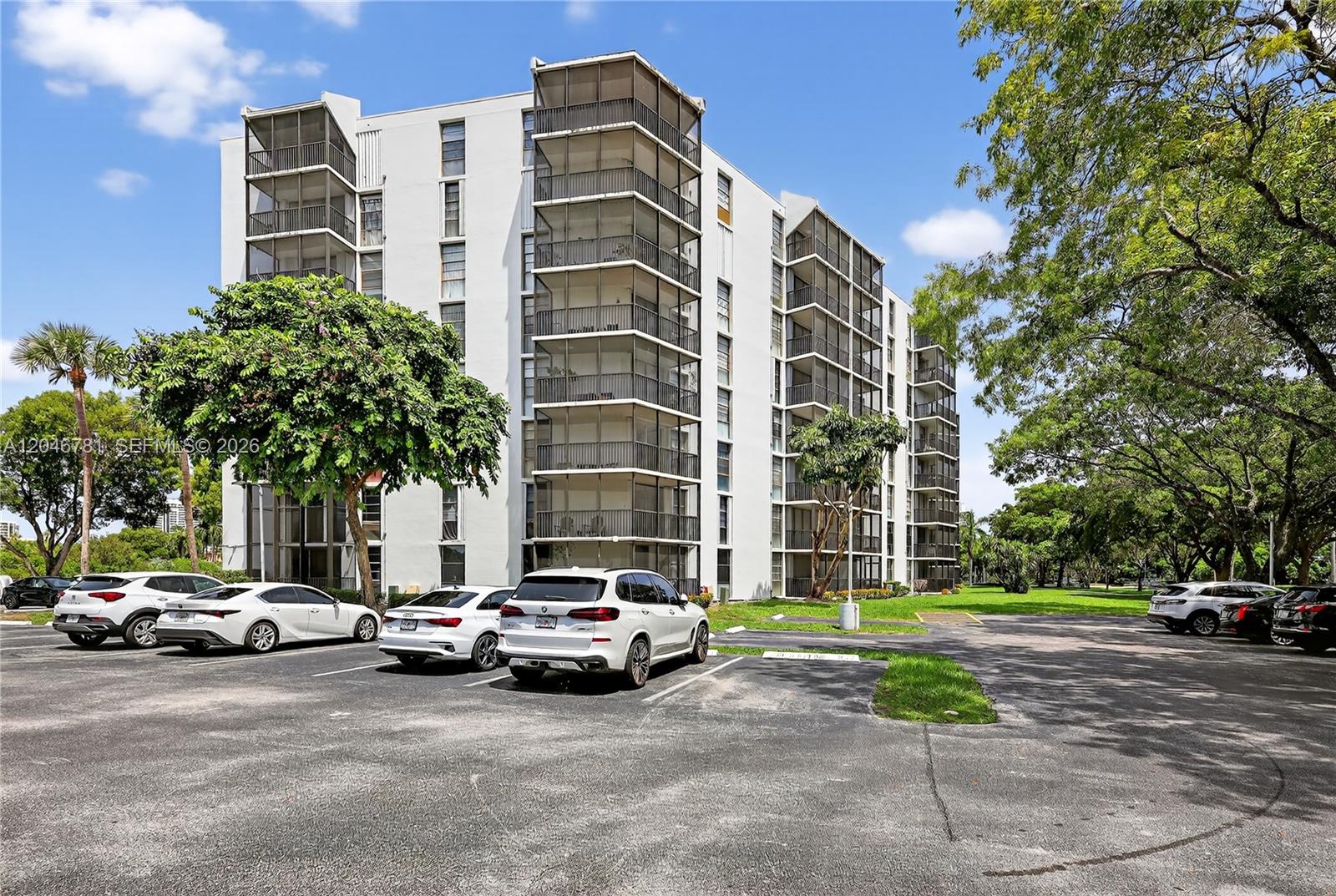 3401 N Country Club Drive 109, Aventura, FL 33180