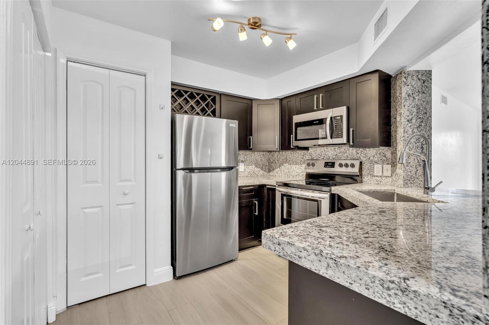 2341 NW 33rd Street 406, Oakland Park, FL 33309
