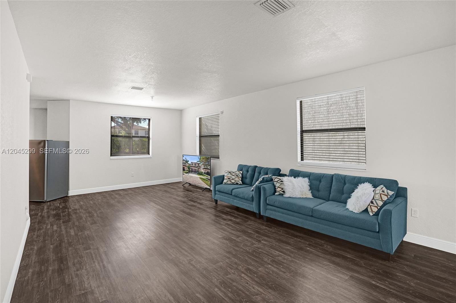 2502 NE 1st Street 0 — photo 4