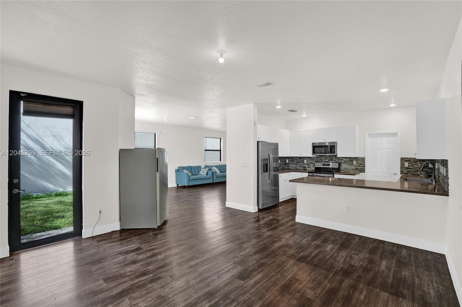 2502 NE 1st Street 0 — photo 8
