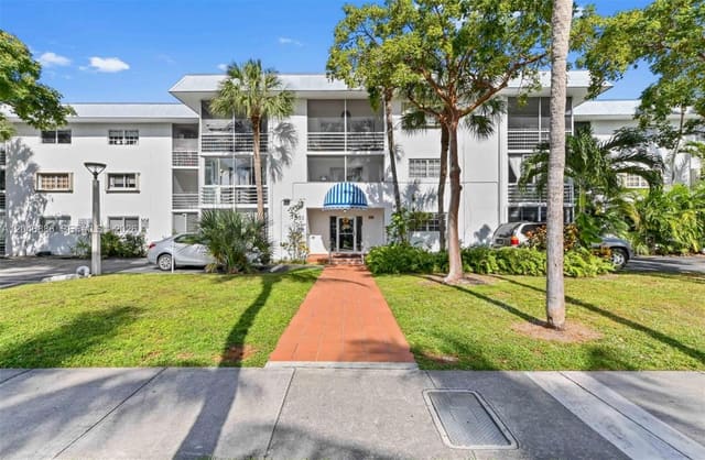 251 Galen Drive 302, Key Biscayne, FL 33149