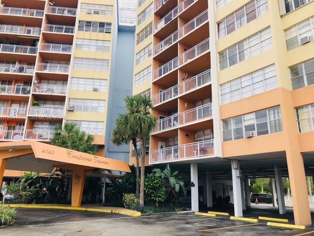 2025 NE 164th Street 918, North Miami Beach, FL 33162