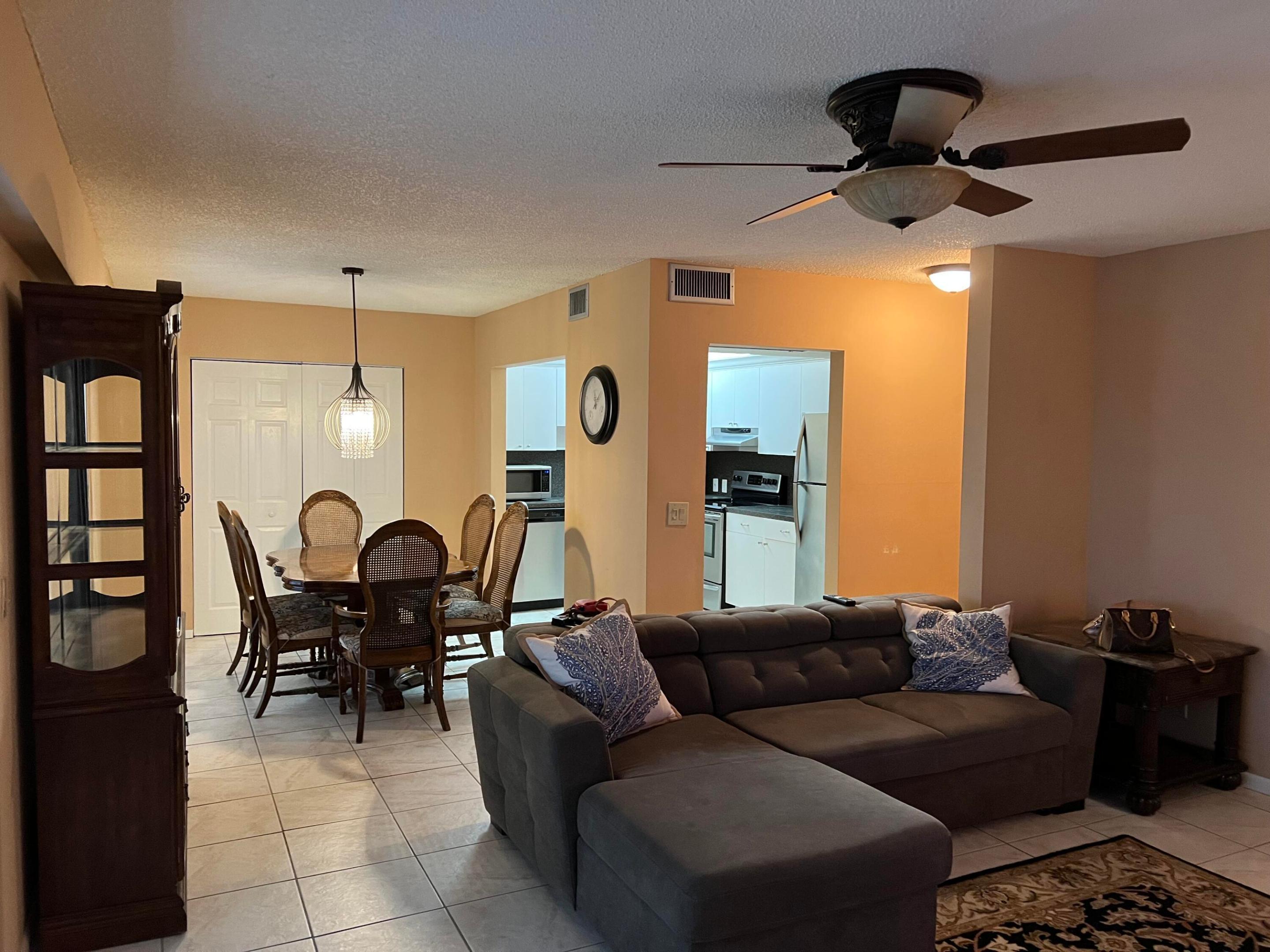 203 Suffolk E, Boca Raton, FL 33434