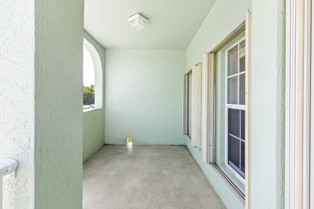 2127 SE Wild Meadow Circle — photo 4