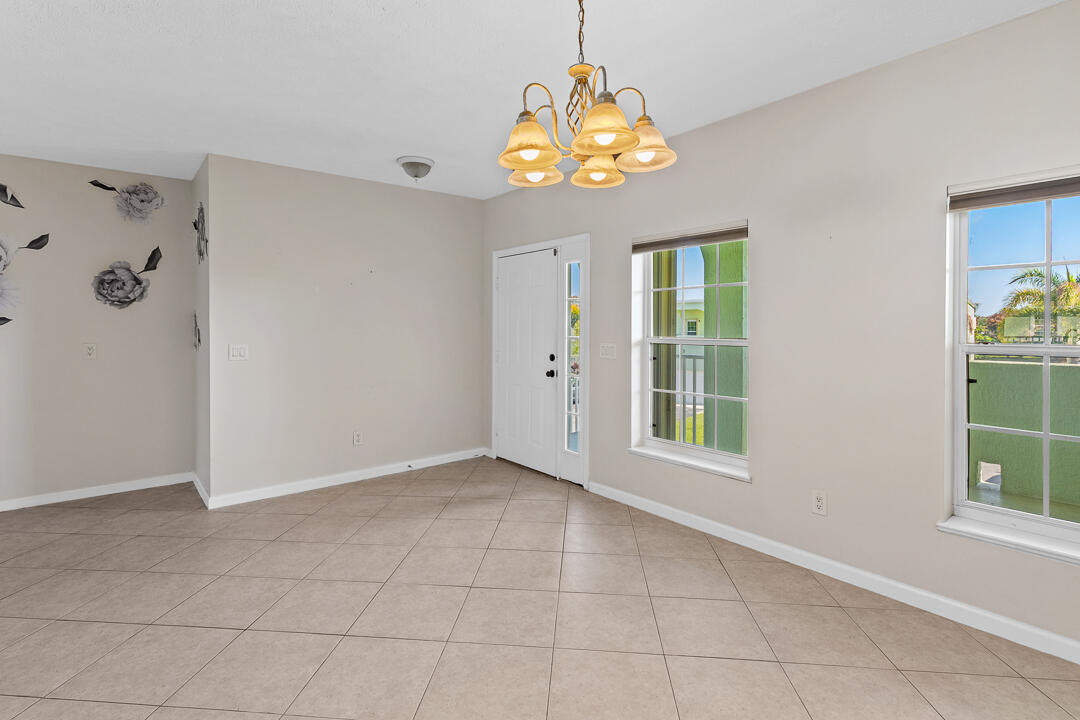 2127 SE Wild Meadow Circle — photo 5