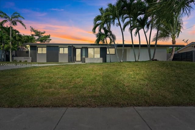 15920 SW 105th Avenue, Miami, FL 33157