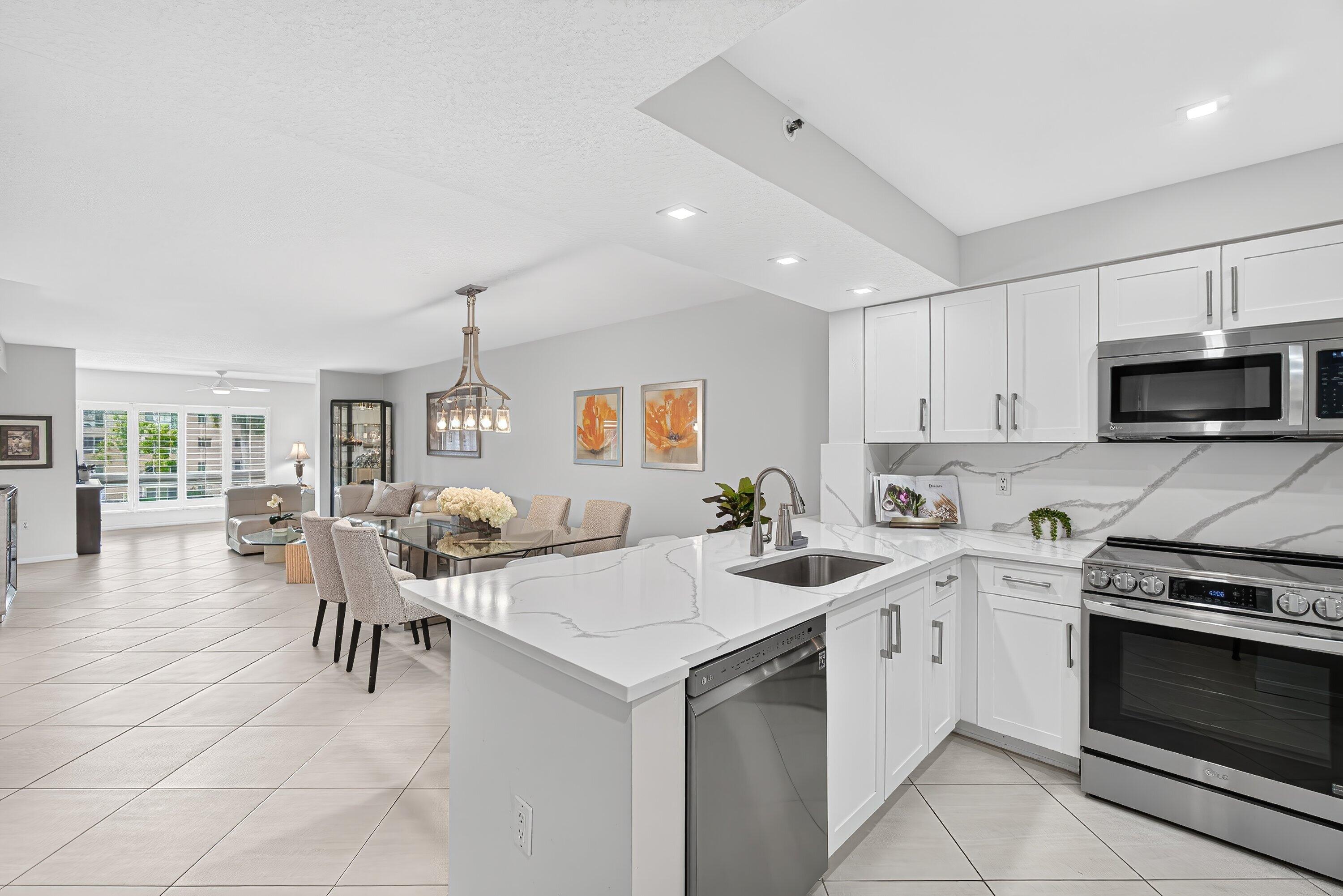 Pending home at 12540 Majesty Circle 303, Boynton Beach, FL 33437