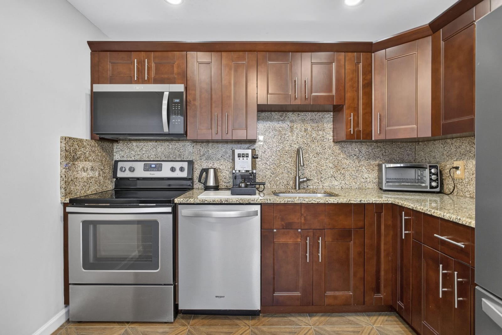 307 Wellington C — photo 1