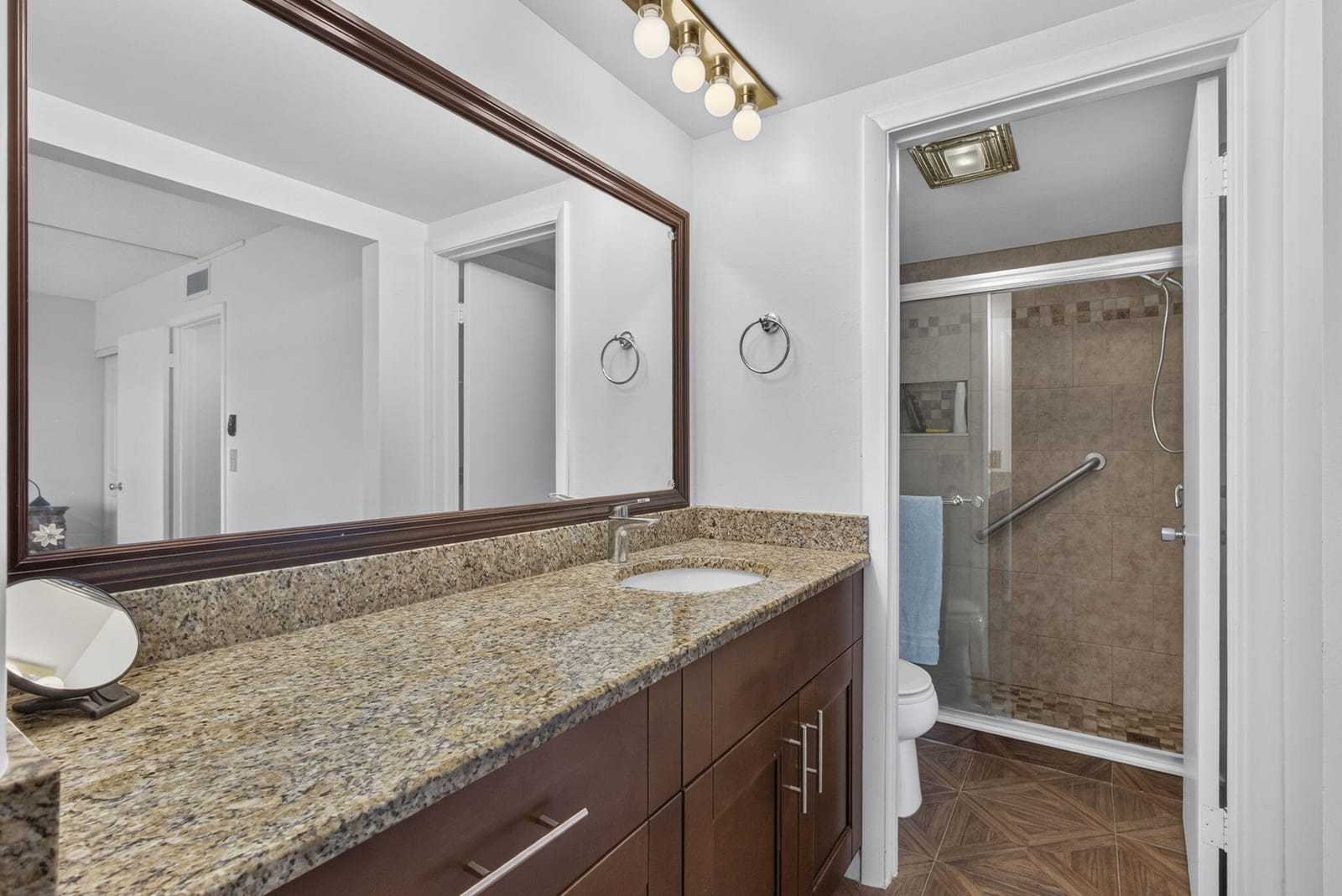 307 Wellington C — photo 12