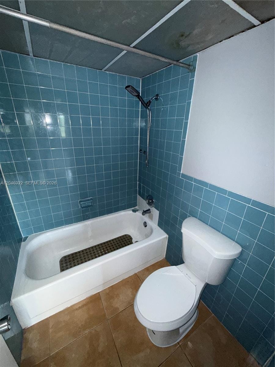6960 Miami Gardens Drive 2-431A, Hialeah, FL 33015 photo 9