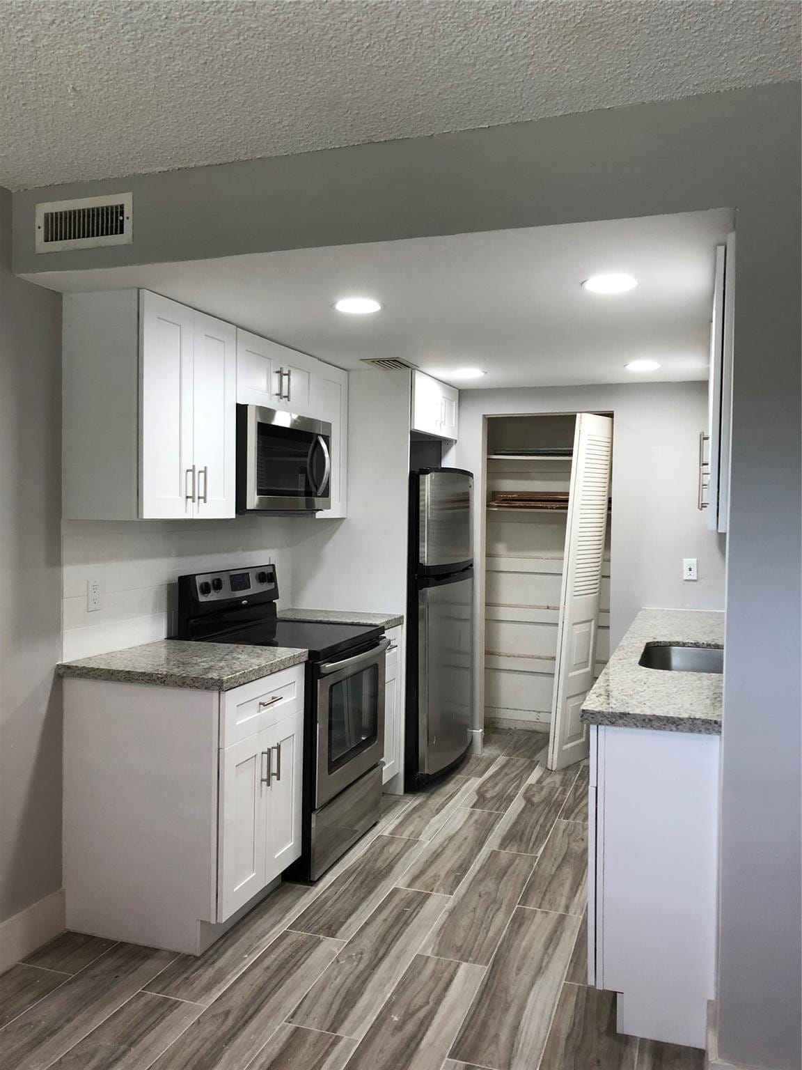 500 NE 2nd Street 215 — photo 7