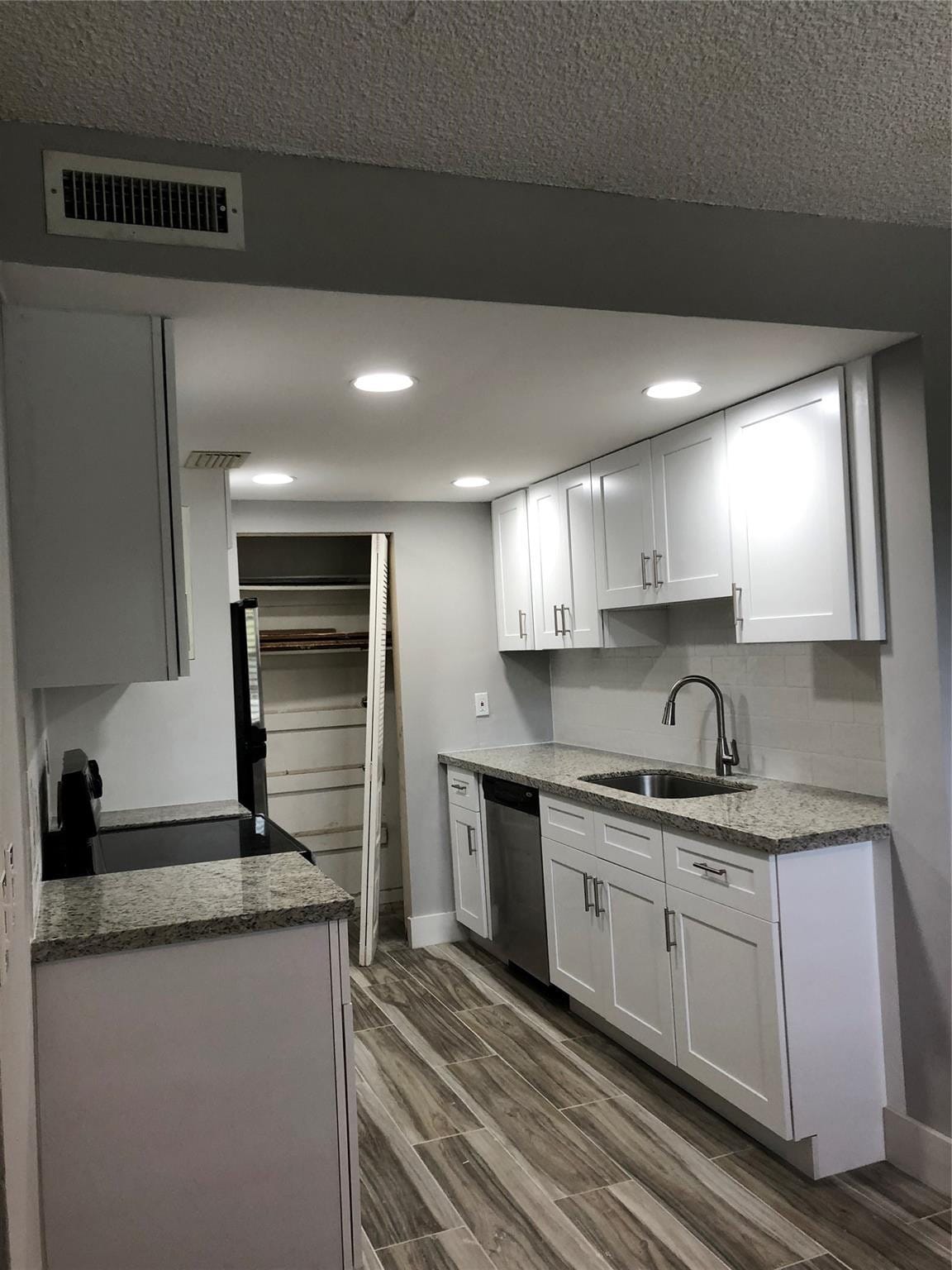 500 NE 2nd Street 215 — photo 8