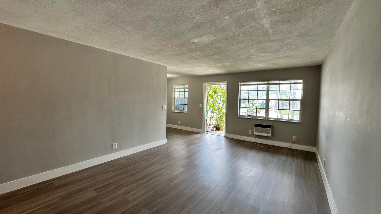 105 NE 6th Avenue — photo 4