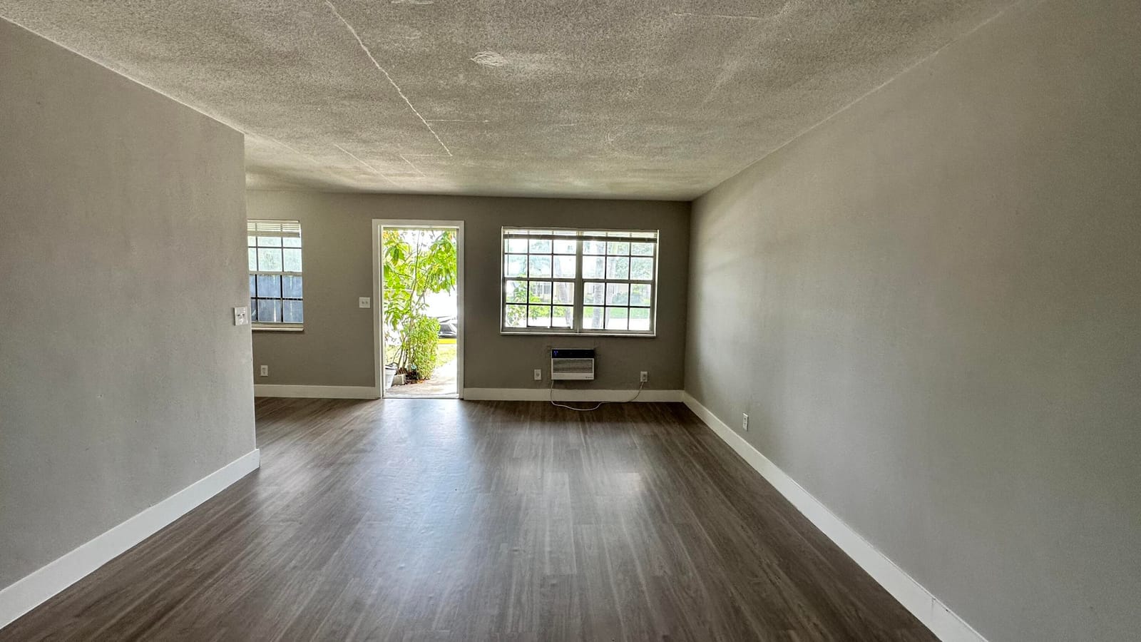 105 NE 6th Avenue — photo 7
