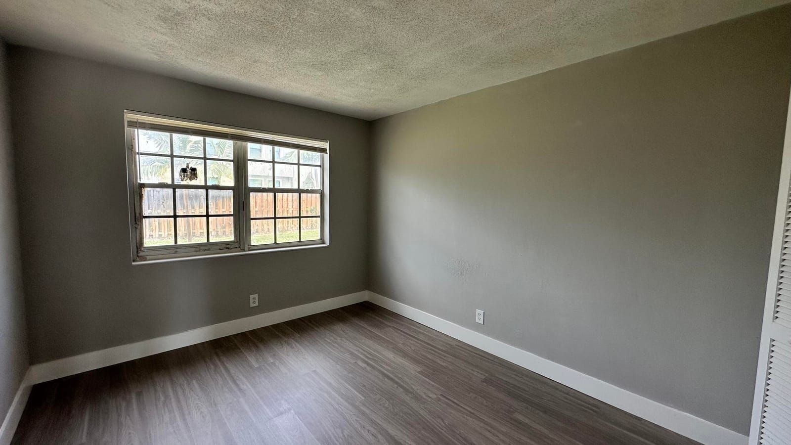 105 NE 6th Avenue — photo 9