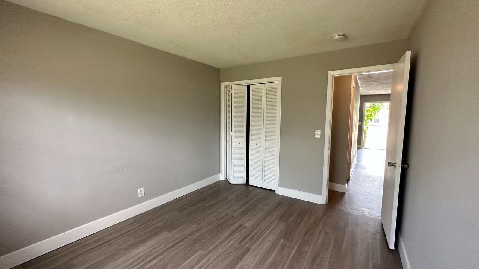 105 NE 6th Avenue — photo 10