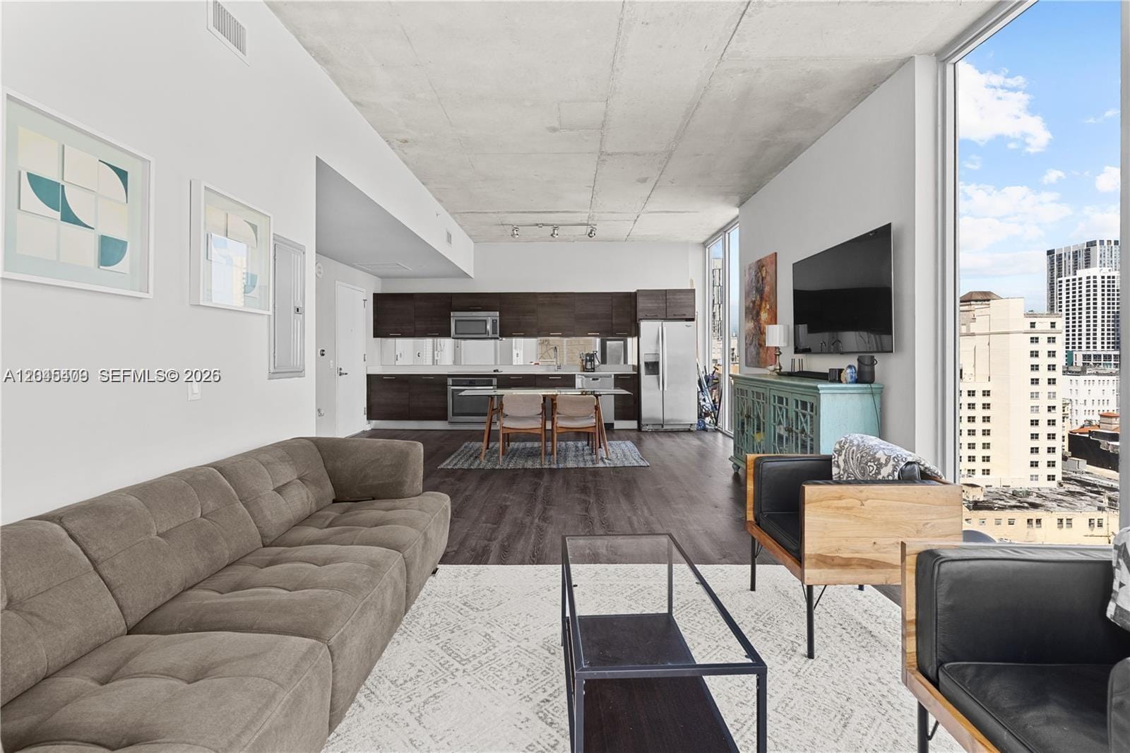 151 SE 1st Street 1402, Miami, FL 33131 photo 2