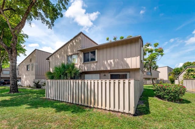 2201 NW 56th Avenue 4-A, Lauderhill, FL 33313