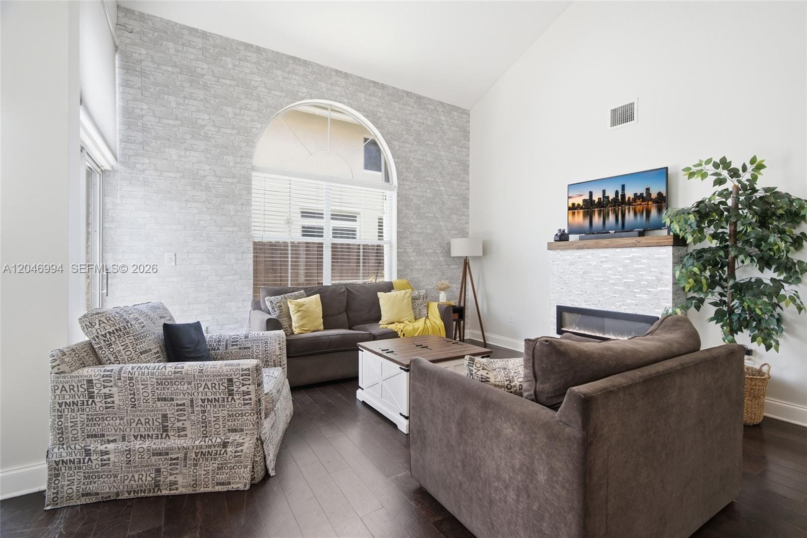 3715 Valais Drive — photo 9