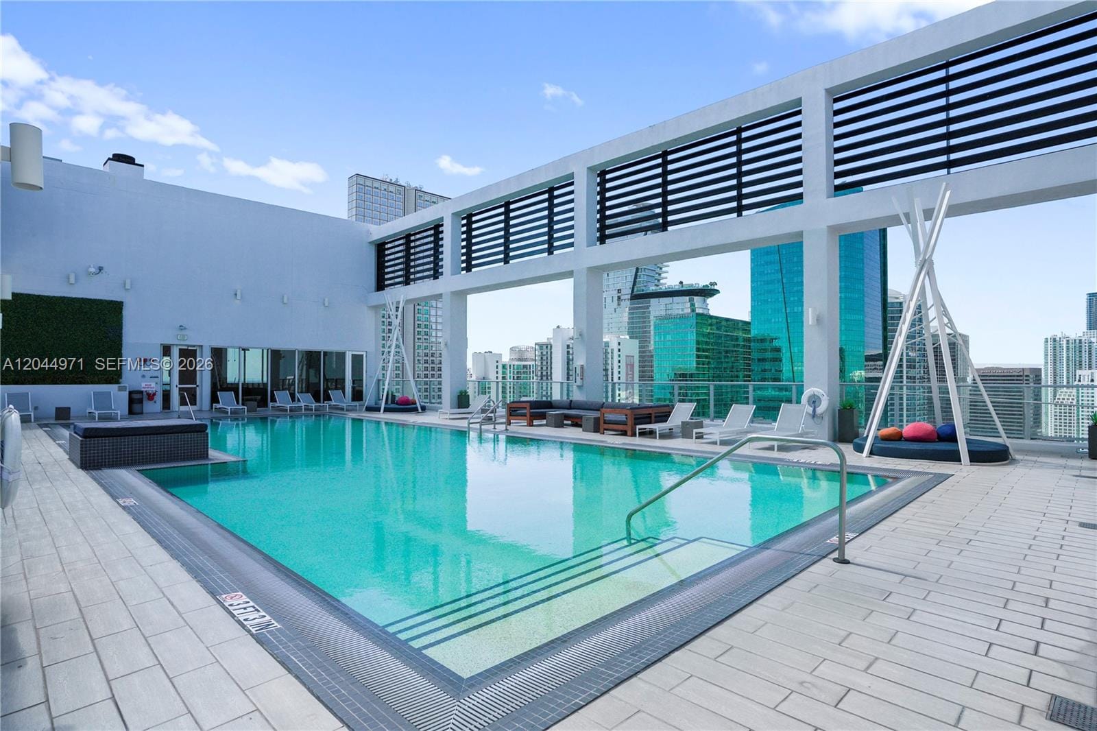 151 SE 1st Street PH04, Miami, FL 33131 photo 17