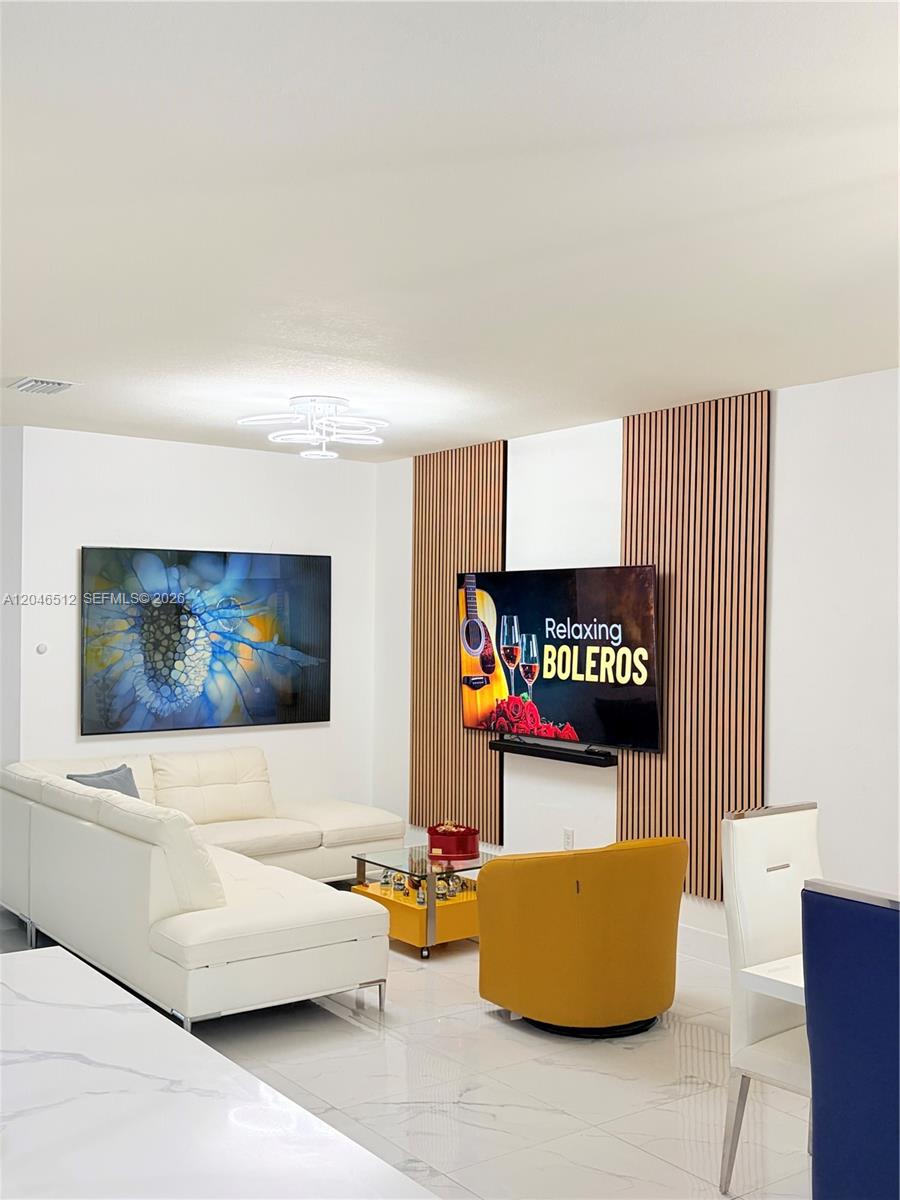 3409 W 92nd Place 3409, Hialeah, FL 33018