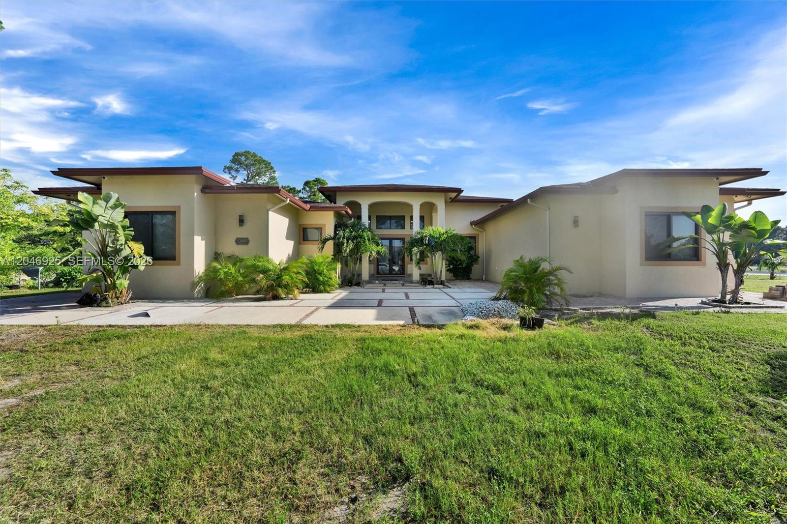 13085 N 78th Place N, Palm Beach, FL 33412