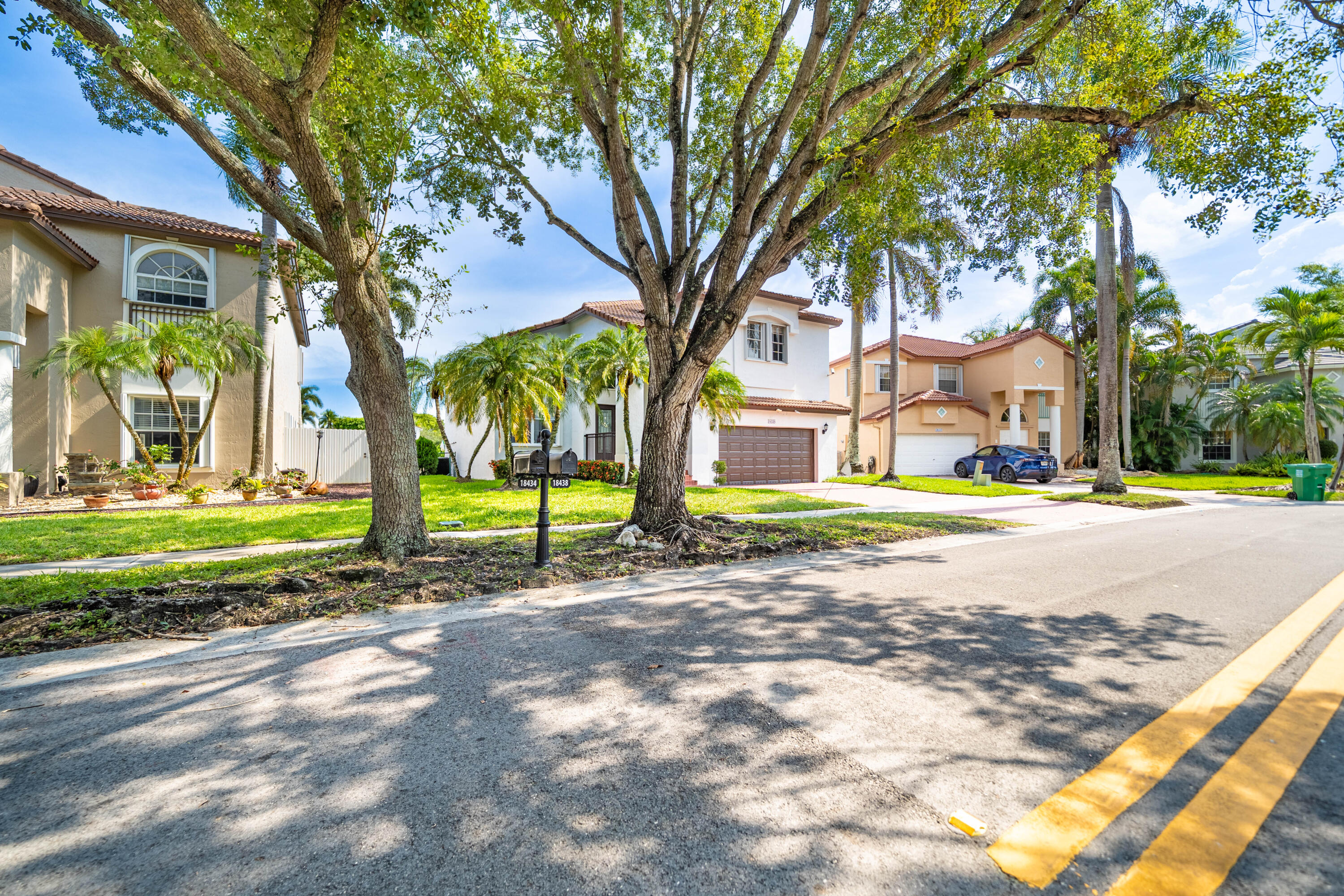 18438 NW 11th Street, Pembroke Pines, FL 33029