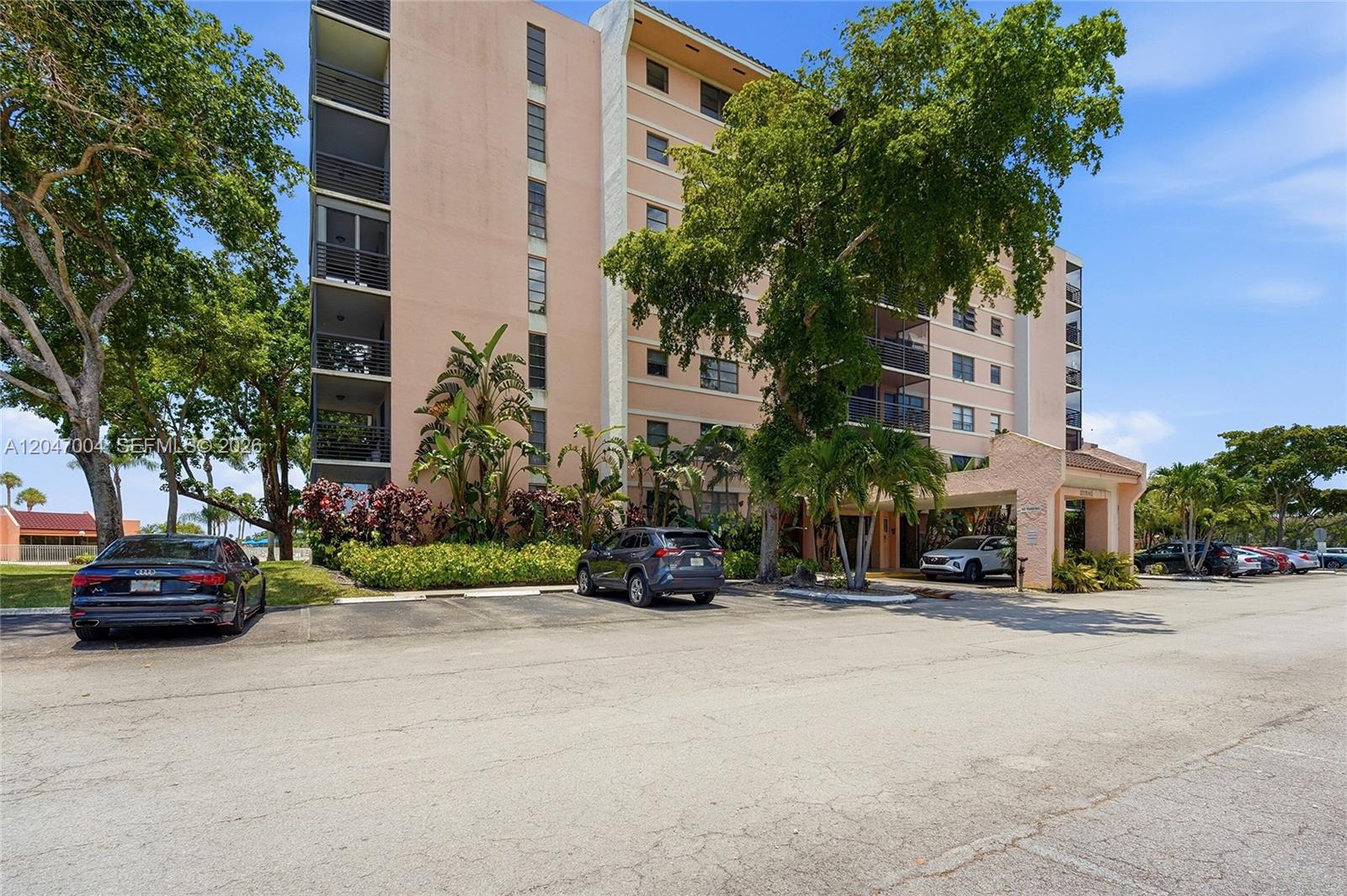 20840 San Simeon Way 609, Miami, FL 33179