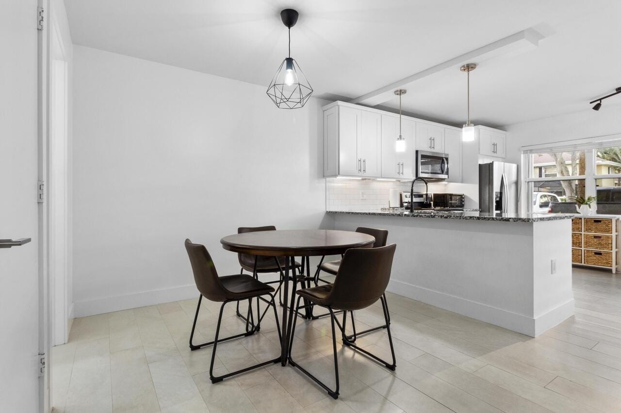 18 Amherst Court D, Royal Palm Beach, FL 33411 photo 6