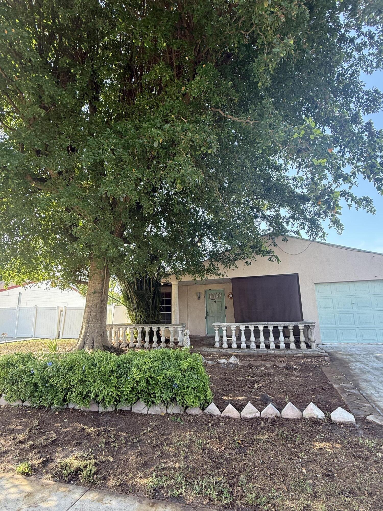 10685 Bobbie Lane, Royal Palm Beach, FL 33411
