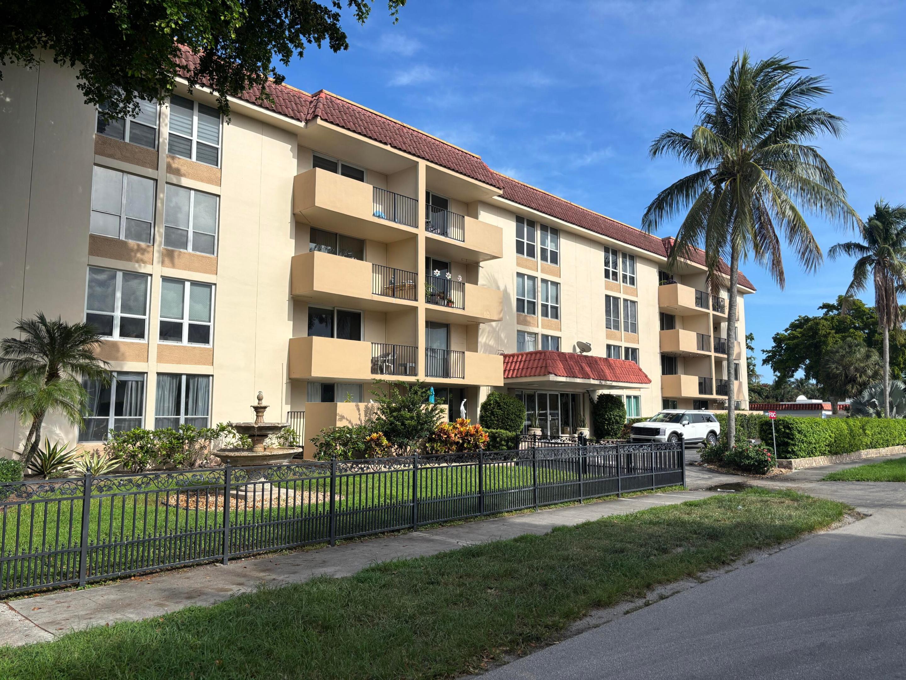 1000 Spanish River Road 3c, Boca Raton, FL 33432