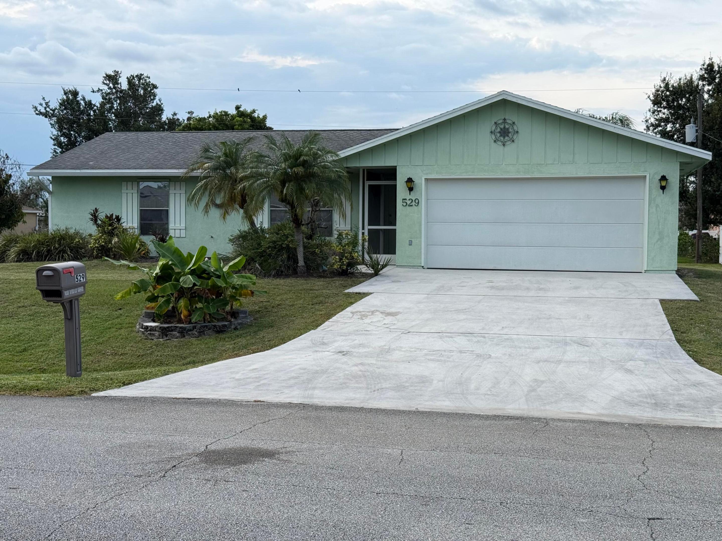 529 SW Violet Avenue, Port St. Lucie, FL 34983