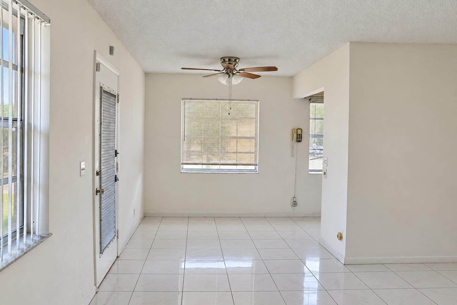 321 Burgundy G, Delray Beach, FL 33484 photo 2