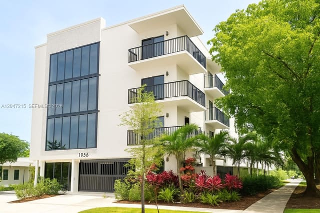 1950 Fletcher Street 305, Hollywood, FL 33020