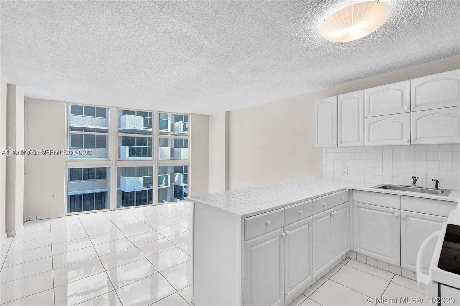 1228 West Avenue 613, Miami Beach, FL 33139 photo 4
