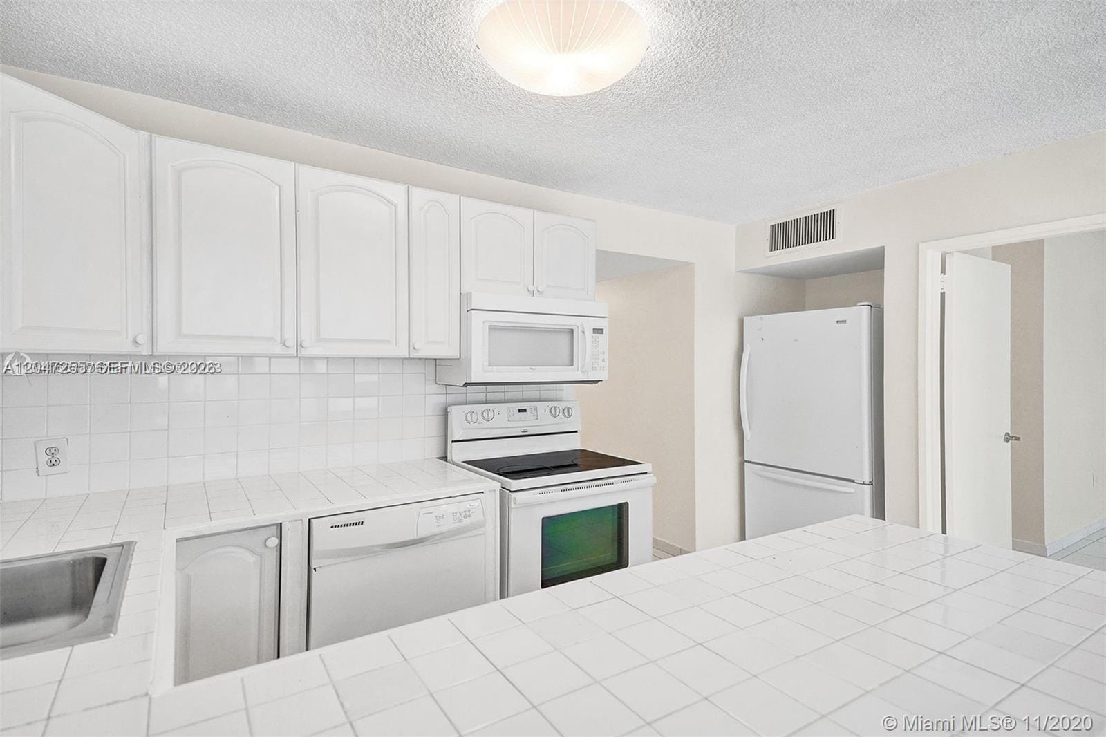 1228 West Avenue 613, Miami Beach, FL 33139 photo 6