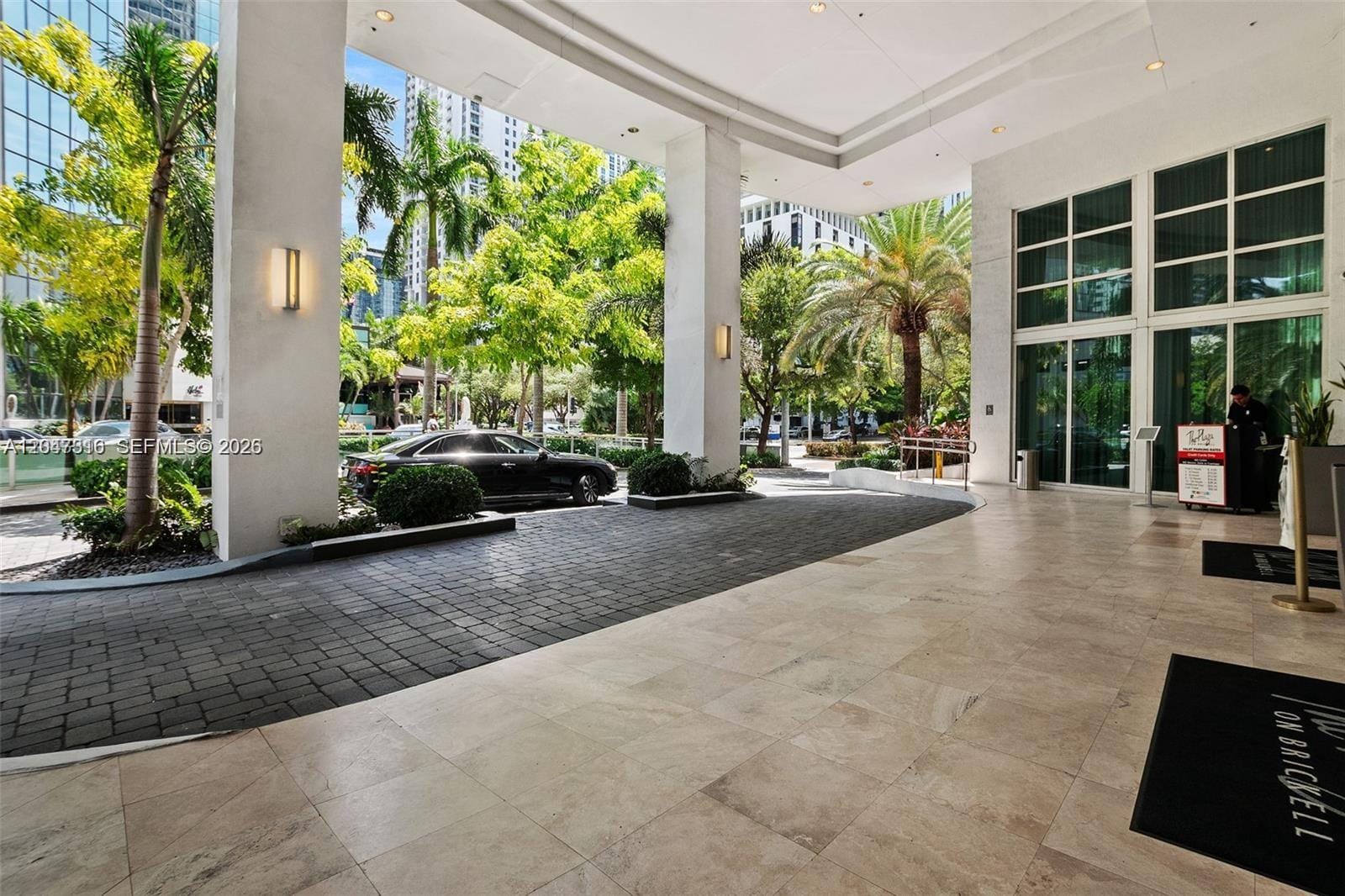 951 Brickell Avenue 3207, Miami, FL 33131 photo 2
