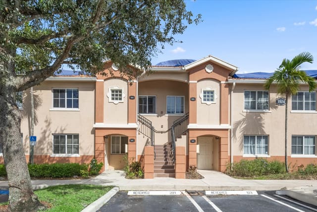 3504 Briar Bay Boulevard 202, West Palm Beach, FL 33411