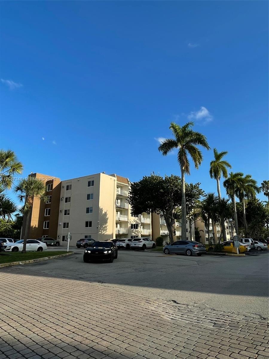 6950 Miami Gardens Drive 2312A, Hialeah, FL 33015