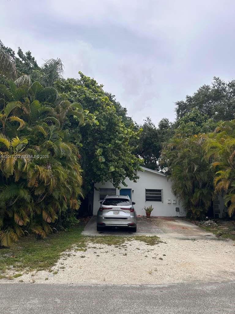 823 SE 18th Street 13, Fort Lauderdale, FL 33316