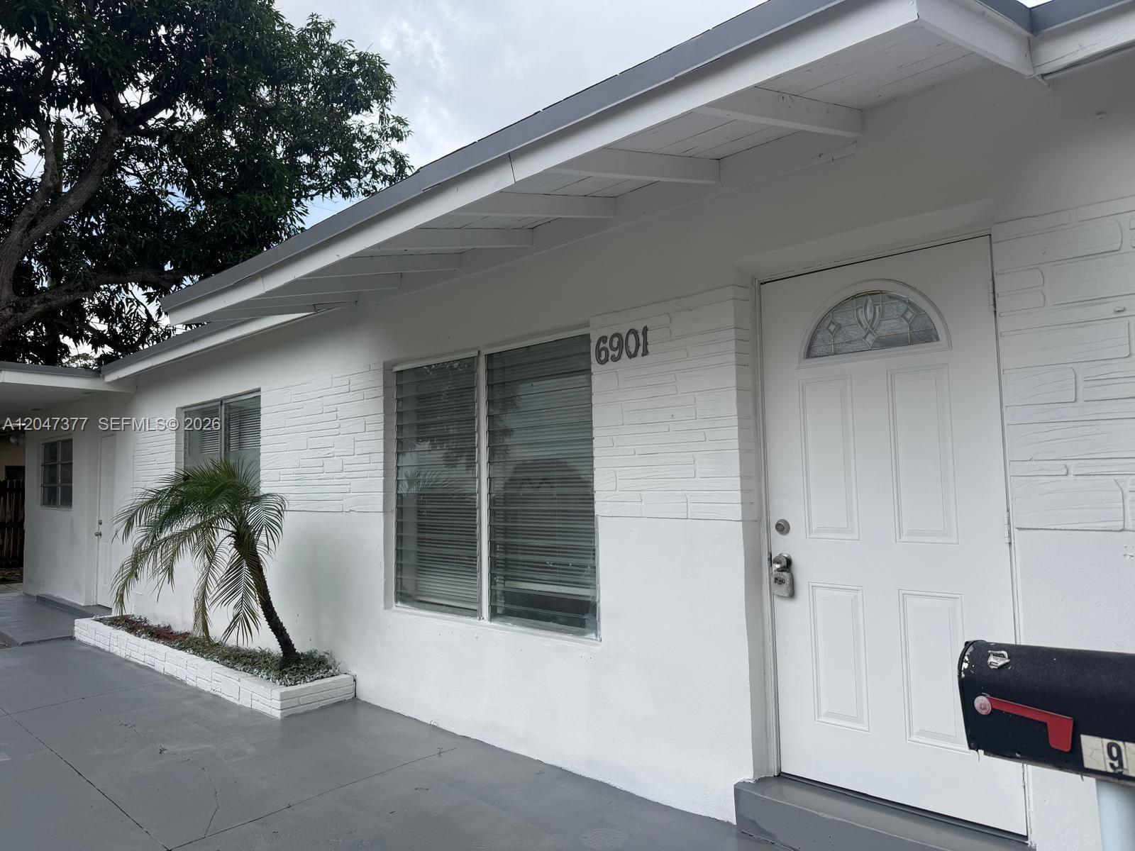 6901 Thomas Street, Hollywood, FL 33024