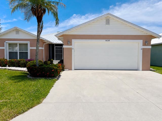 14168 Cisne Circle, Spanish Lakes Fairways Ne, Fort Pierce, FL