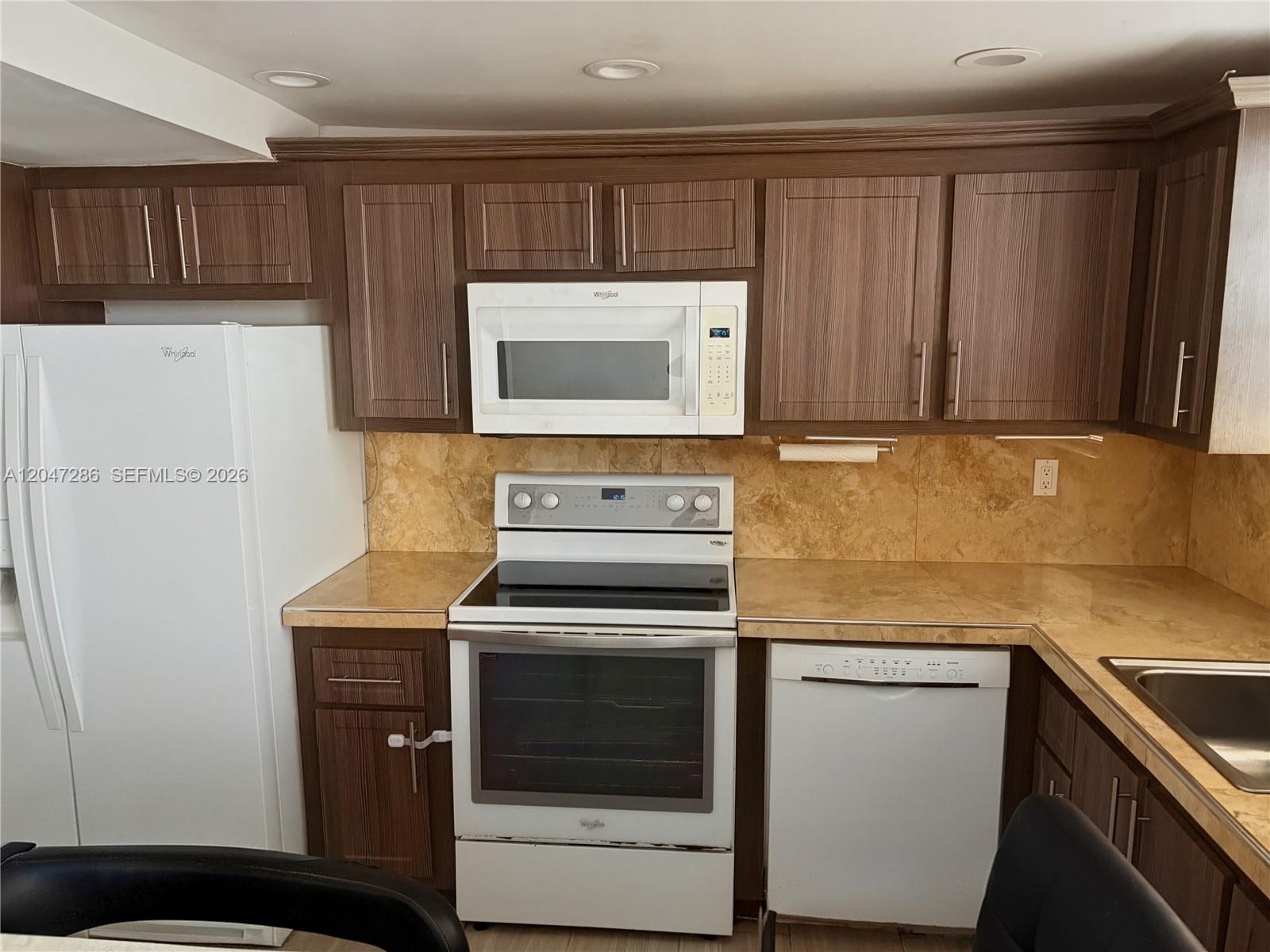 137 Golden Isles Drive 1212, Hallandale Beach, FL 33009