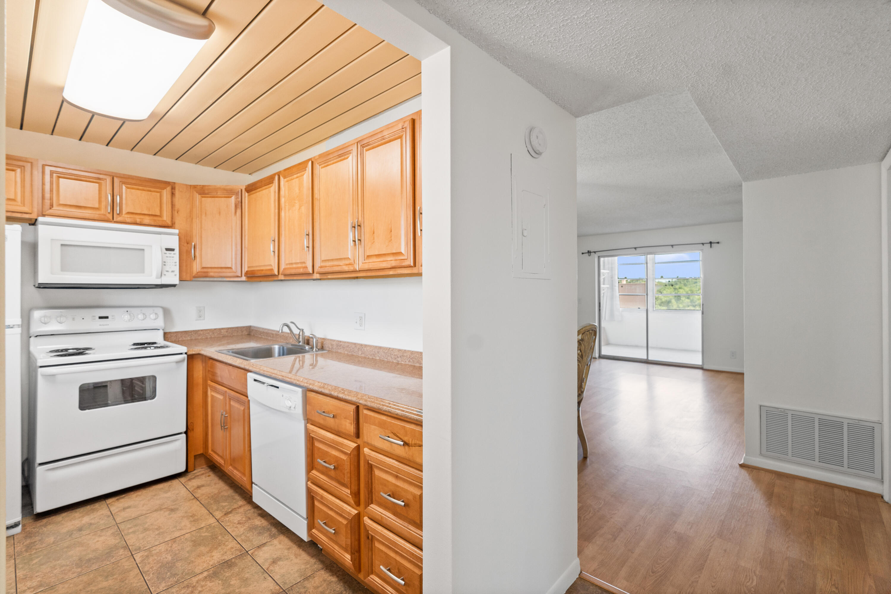 2515 NE 2nd Court 418, Boynton Beach, FL 33435