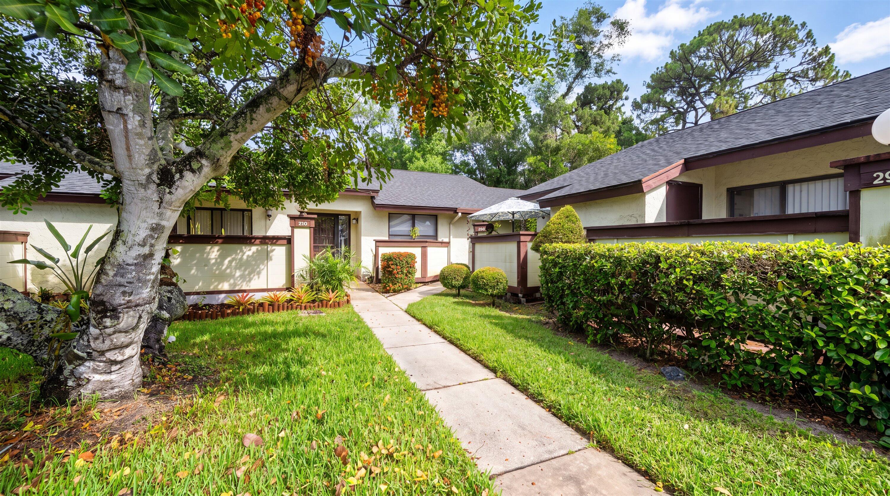 291 Amber Court, Royal Palm Beach, FL 33411