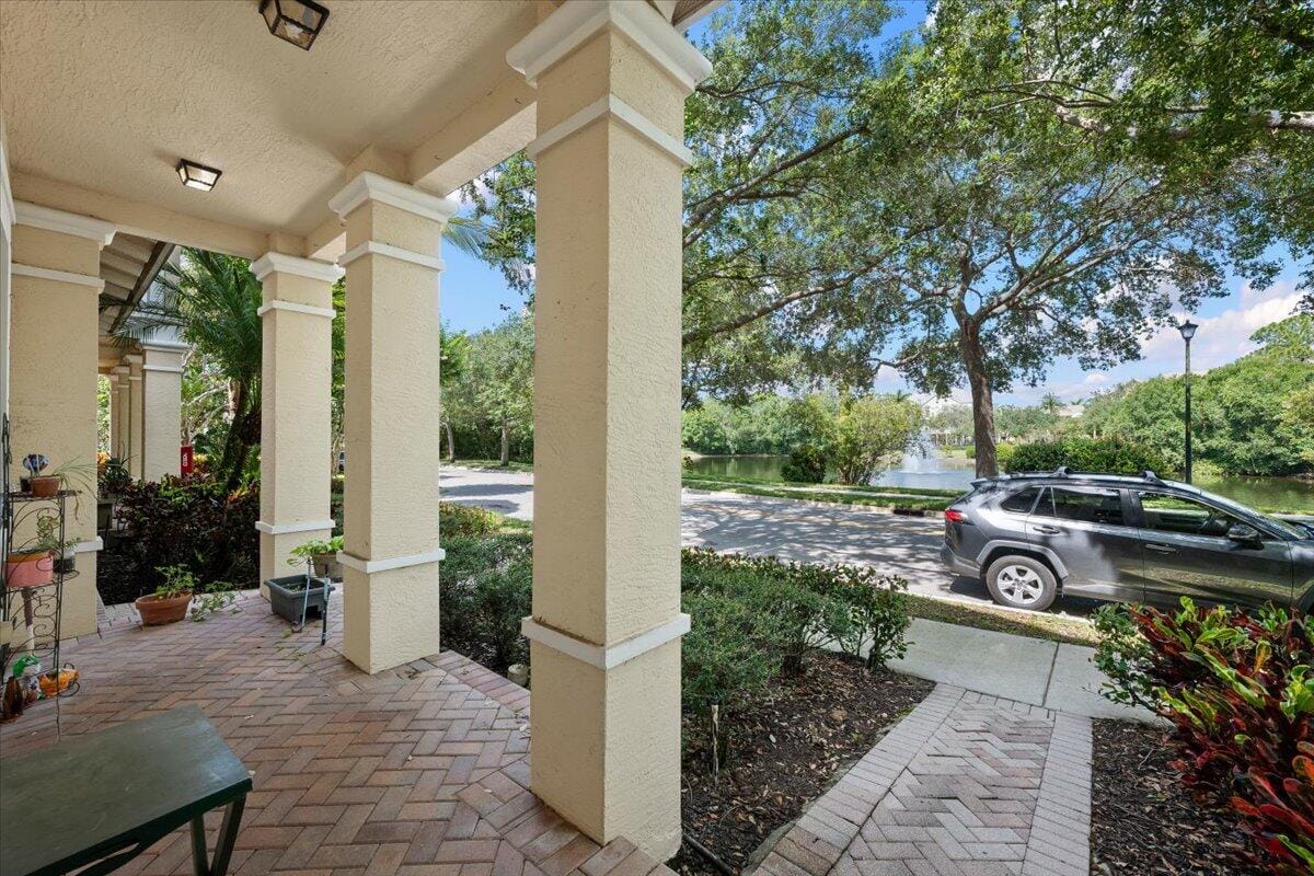 335 E Thatch Palm Circle 104 — photo 3